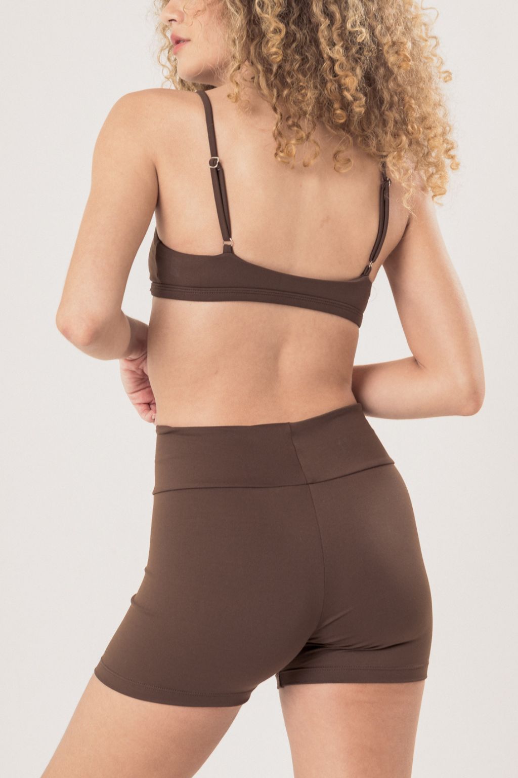 Conjunto Sport Top Faixa + Short Café